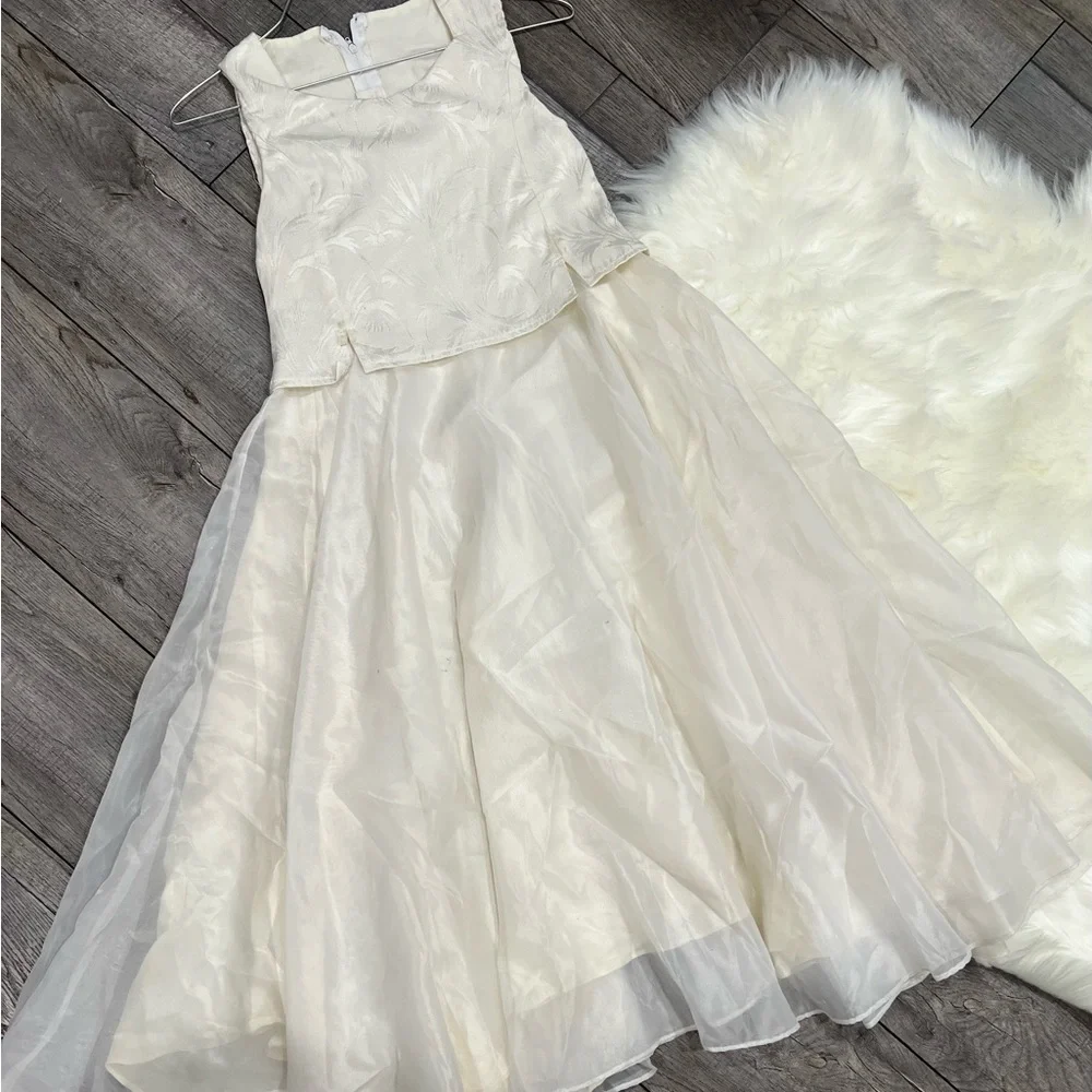 Girls Formal Dress - Picture 1 of 7